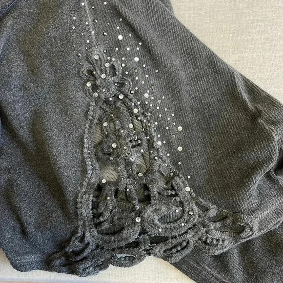 2/15 Long sleeve tee by BKE - Picture 7 of 8